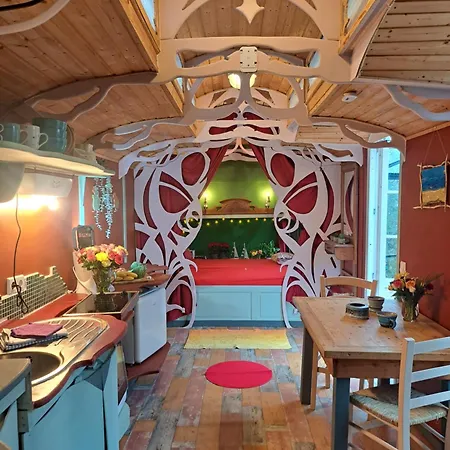 Holiday home Tiny Haus # Sternenblick # Sauna # Wild & Heiss *